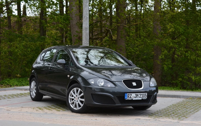 seat pomorskie Seat Leon cena 22900 przebieg: 178400, rok produkcji 2010 z Dzierzgoń